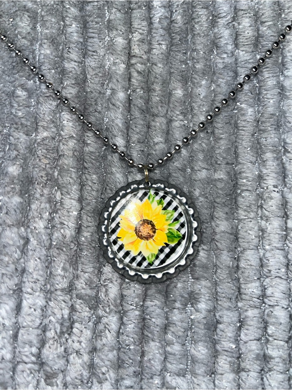 Sunflower Pendant Necklace - Yellow Floral Women's Jewelry